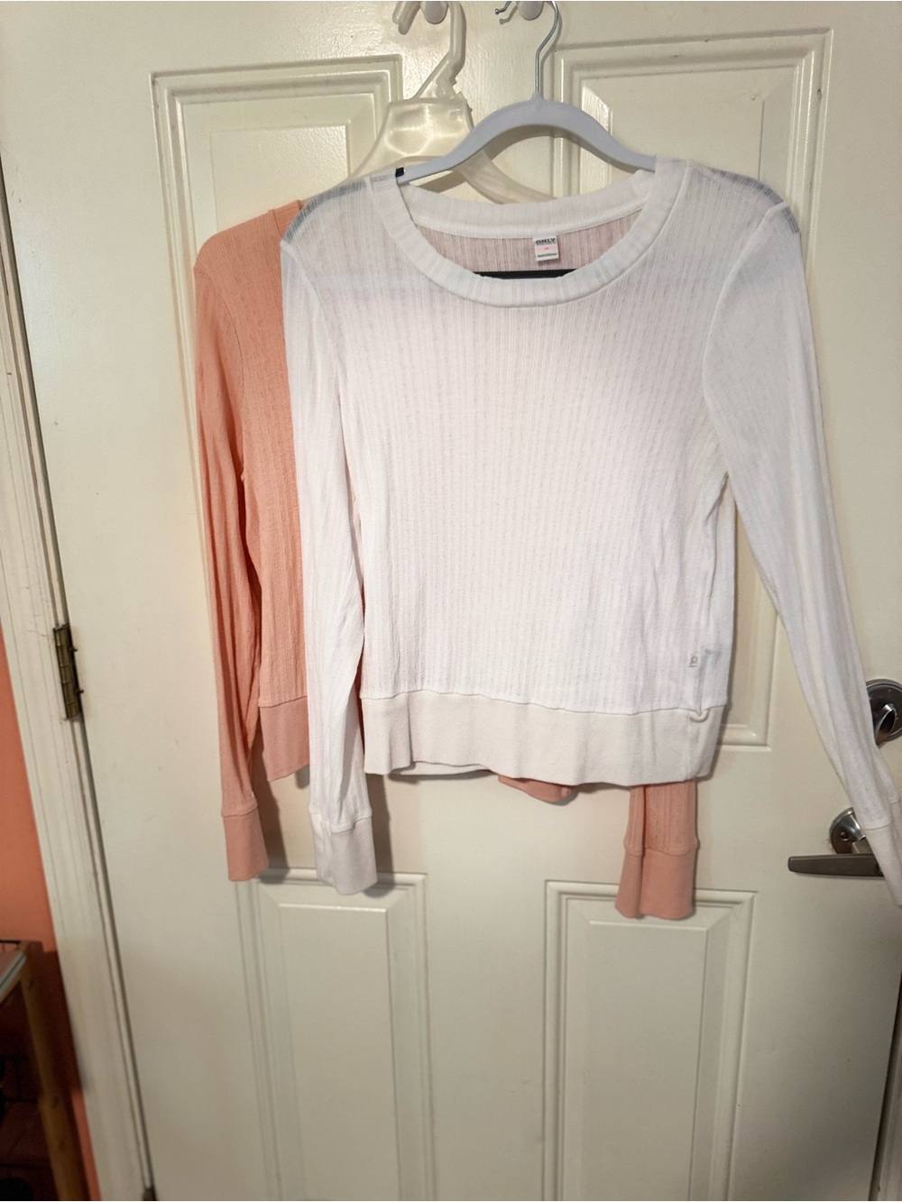 Lightweight Ribbed Crewneck long sleeved - White